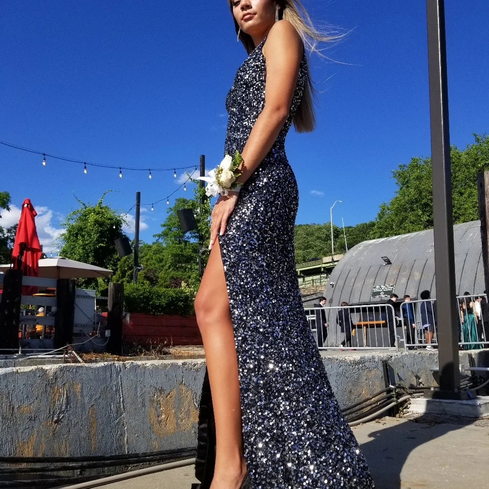 Prom Dress - Picture 2 of 12